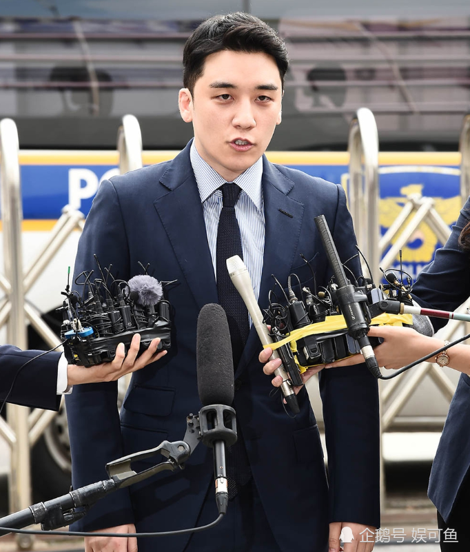 包含尤文图斯稳操胜券，再次胜利的词条