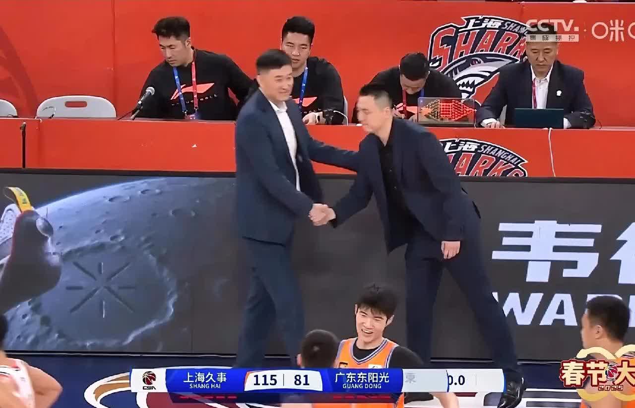 上海队击败山东队，轻松进军下一轮