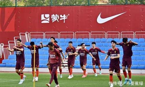 包含国内足球教练战术调整，备战下轮的词条